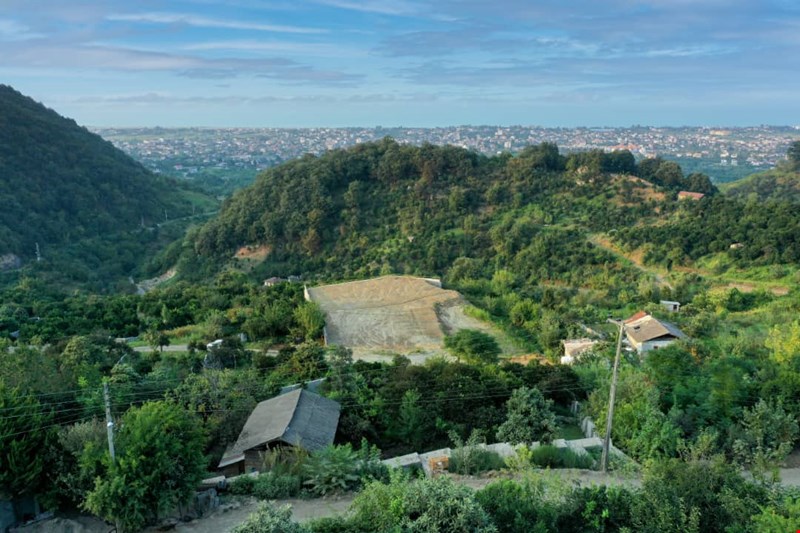 زمین داریوش شهی شیراز