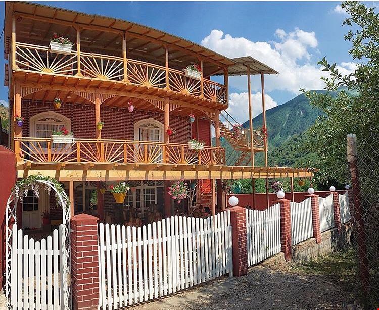 شریفس خونه سنتی جنت رود بار